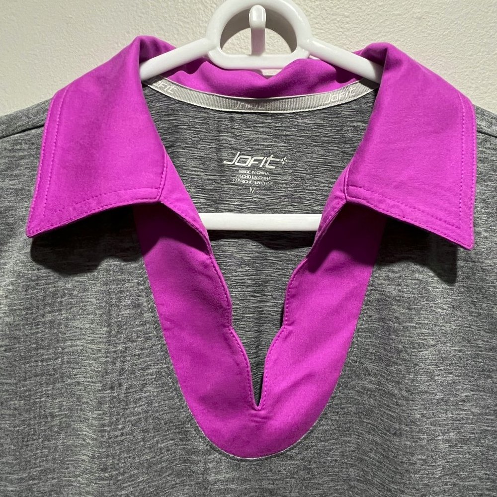 NWT Jofit Scalloped Edge Polo MEDIUM Gray and Purple/Fuschia, 38.5 in.